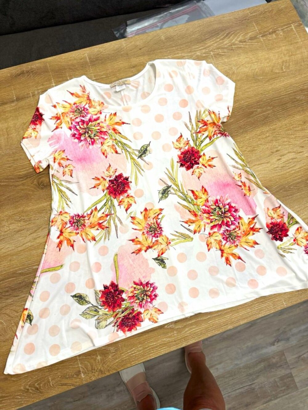 Coco's Closet Women's Petite PL Floral Short Sleeve Round Neck Knit Tunic Tee